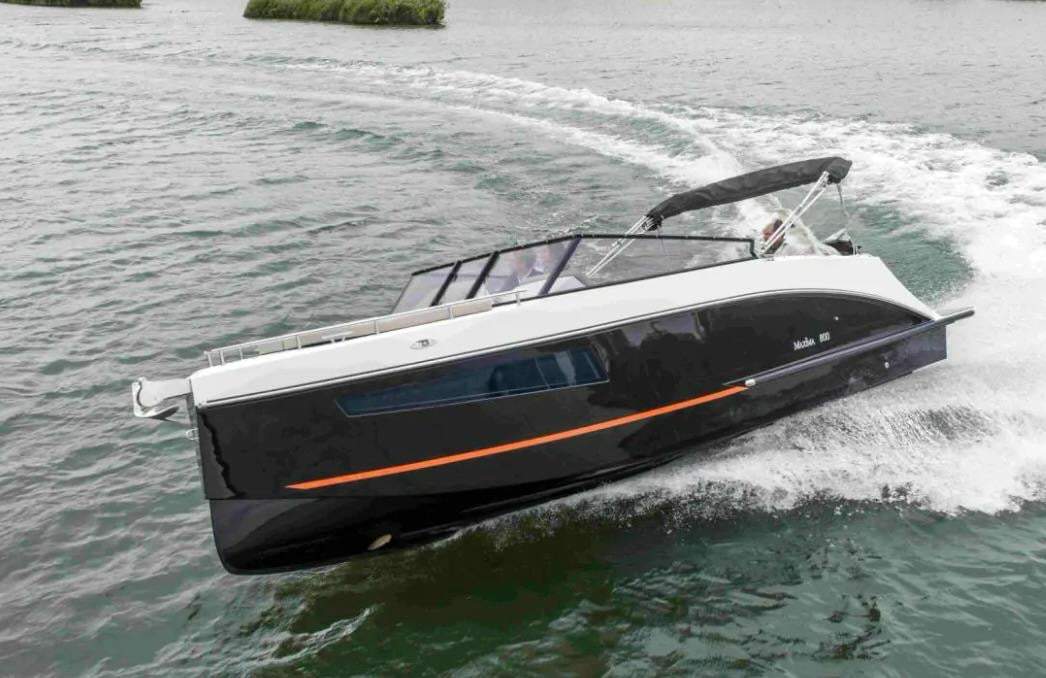 VanDutch 2024 40f/12m 880 HP