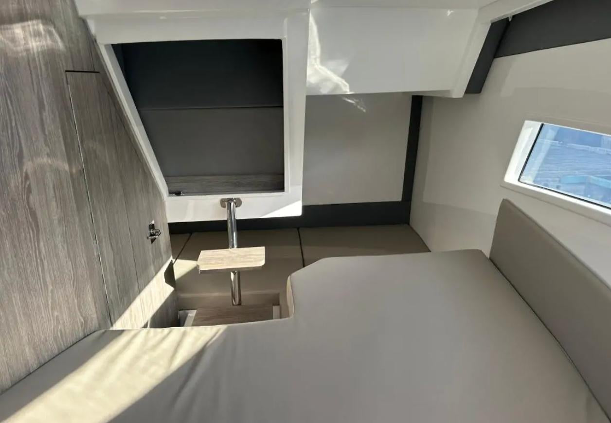Maxima 800 Cabin Incl. Honda 250 HP- Price on request
