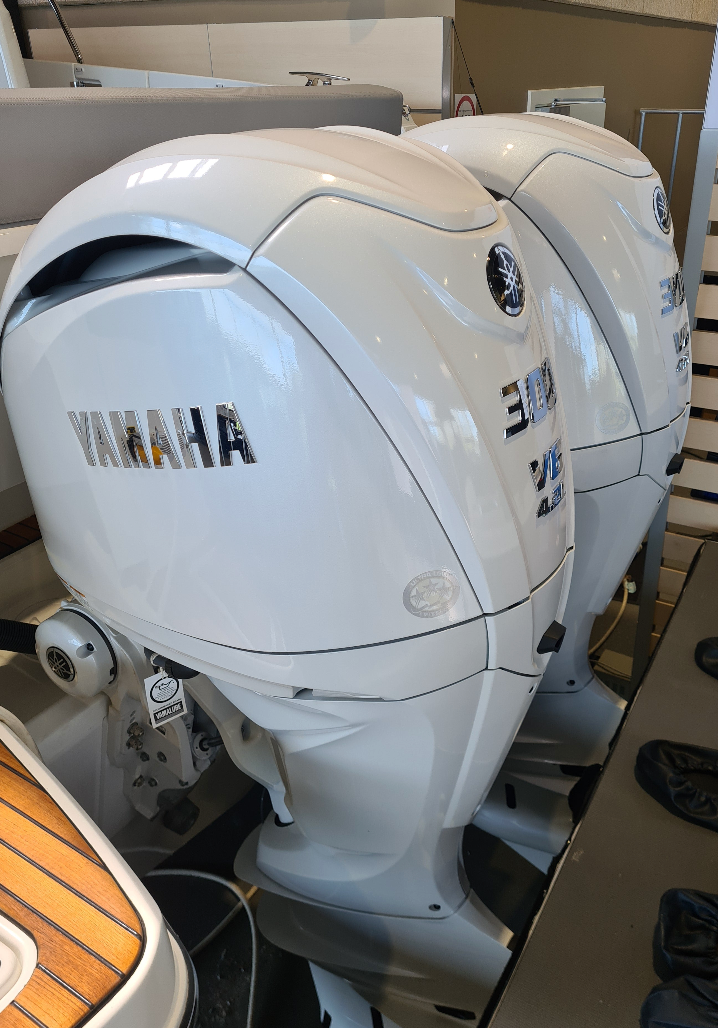 Yamaha Outboard Engine F 300 NCB Twin