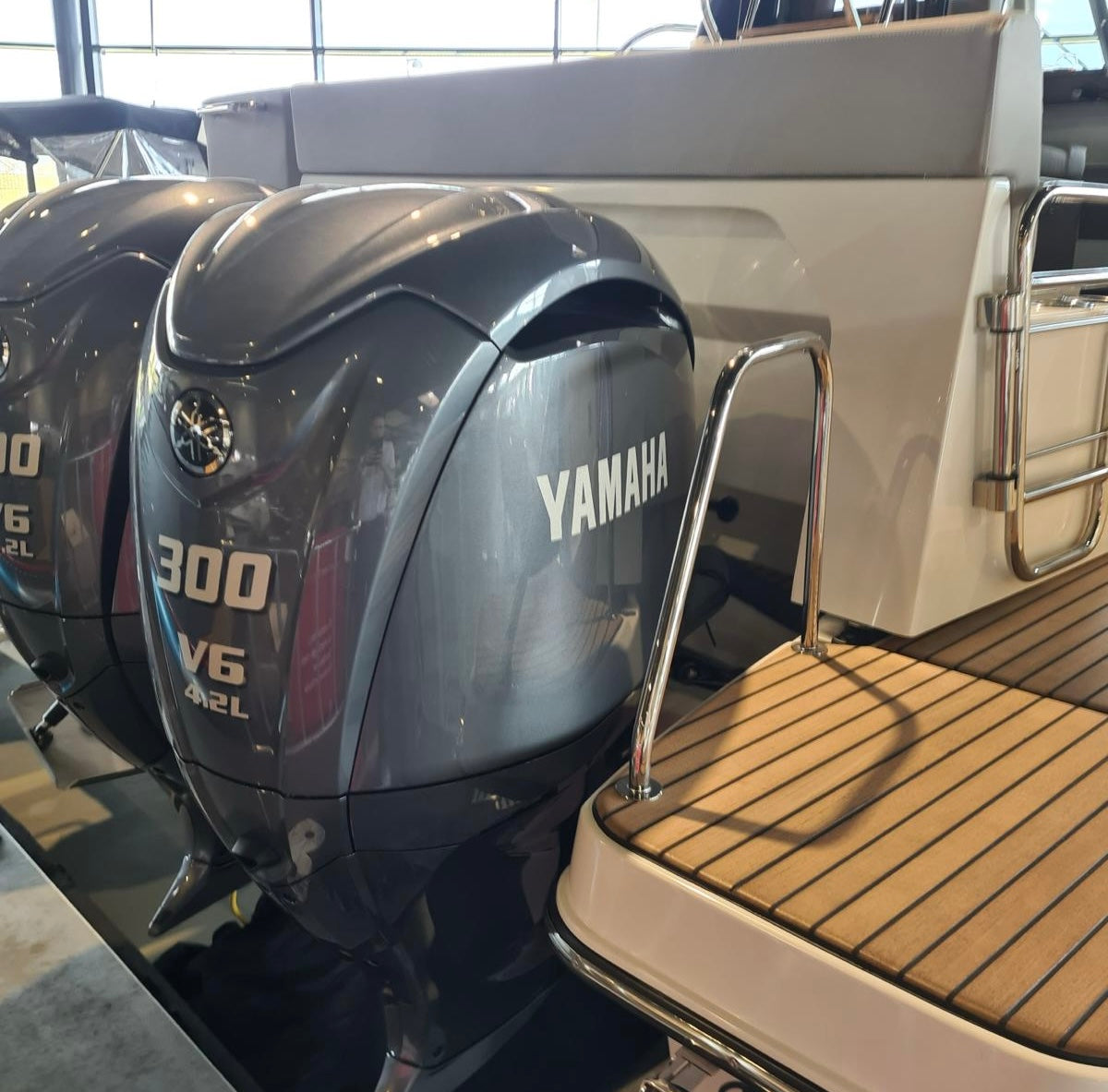 New Yamaha Outboard Engine F 300 NCB