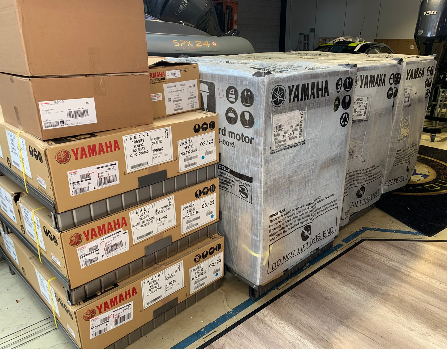 Nieuwe Yamaha F300 NCB V6 4.2L drievoudige buitenboordmotoren